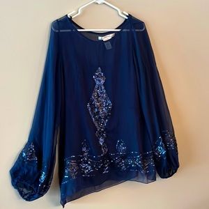 Elegant sequence studio M top